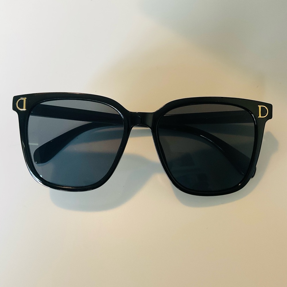 D for Diva sunglasses , Color - black